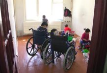 Семья Елеуовых обживает новые стены