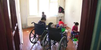 Семья Елеуовых обживает новые стены