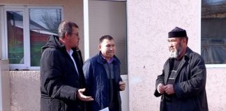 Жители домов, построенных на коллекторе, выставили акимату ультиматум Жители домов, построенных на коллекторе, выставили акимату ультиматум