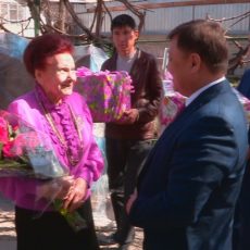 Областной акимат поздравил с праздником Анну Шаля
