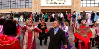 Весело и ярко шымкентцы проводили Масленицу