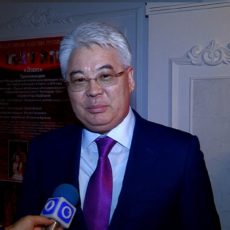 Бейбут Атамкулов рассказал, какой подарок приготовил своей супруге