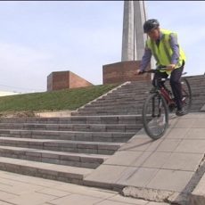 Новый вид транспорта осваивают полицейские Шымкента