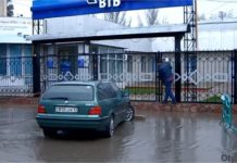 Позаборные прогулки. Ловкие шымкентцы «выходят сухими» из большой воды