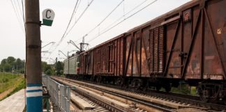 В Шымкенте мужчине поездом отрезало ноги