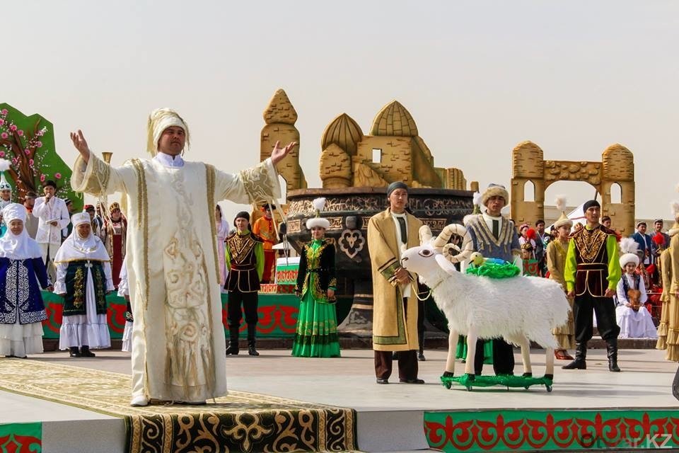 Наурыз шымкент. Наурыз в Шымкенте. Наурыз плакат.