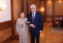 Бейбут Атамкулов встретился с народной артисткой Казахстана Айшой Абдуллиной