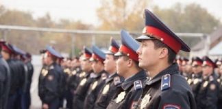 Сотрудники местной полиции вышли в рейд