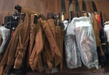 Пограничники пресекли провоз крупной партии ножей ручной работы