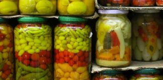 В ЮКО с начала года два человека умерли от ботулизма