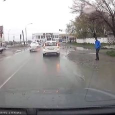 Шымкентские таксисты игнорируют ПДД