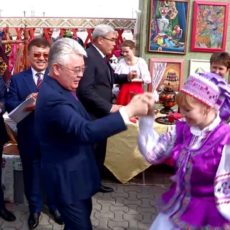 Аким ЮКО Бейбут Атамкулов станцевал на площади Шымкента