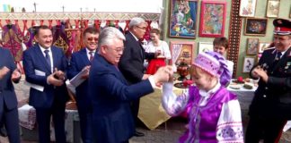 Аким ЮКО Бейбут Атамкулов станцевал на площади Шымкента