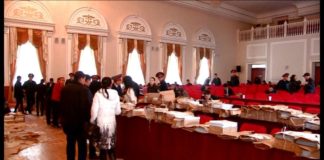 Избирательные участки получают бюллетени