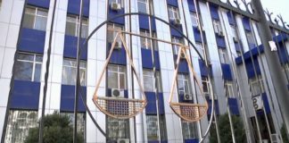 В Шымкенте мужчину, которого обвинили в сексуальном насилии над собственной дочерью, освободили в зале суда
