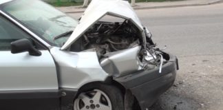 В Шымкенте пьяный водитель врезался в маршрутную ГАЗель