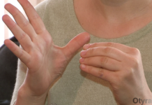 Молодежь Шымкента изучает язык жестов