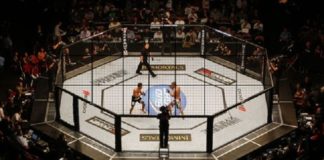 Двух боксеров выгнали с ринга за отказ бить друг друга