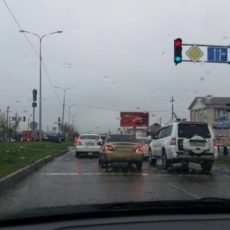 В Шымкенте светофор поставил водителей перед выбором