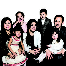 Алма Архабаева. Кандидат в депутаты. Семейное фото