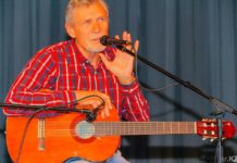 Звезда фильма «Любовь и голуби» Александр Михайлов встретился с шымкентскими поклонниками