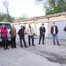 Шымкентцы массово распродают гаражи