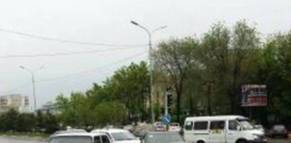 В Шымкенте с утра произошло несколько ДТП. Водители винят дождь