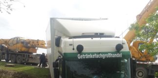 Водитель фуры утверждает, что не спал за рулем на трассе Шымкент — Кызылорда