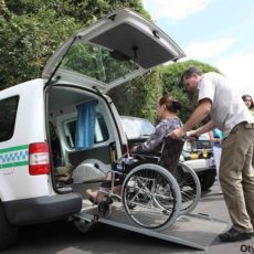 Цифровой сервис инватакси упрощает поездки для людей с инвалидностью