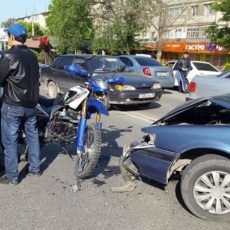 На открытии мотосезона в Шымкенте сбили мотоциклиста