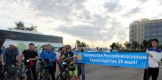 В ЮКО прошел велопробег «Билерге тағзым»
