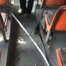 От взрыва шины в городском автобусе пострадал пассажир