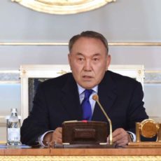 Нурсултан Назарбаев прокомментировал заявление депутатов о переименовании столицы