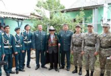 Мы помним! В Шымкенте курсанты военной школы поздравили ветеранов