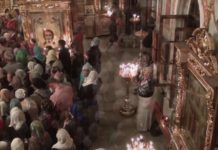 Очередь к Казанской иконе в Шымкенте не прекращается уже несколько часов