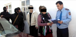 В ЮКО пожилая женщина вместе с сыном продавала героин В ЮКО пожилая женщина вместе с сыном продавала героин