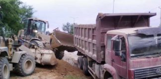 В Шымкенте в результате крупной аварии пострадали люди, автомобили, дорожное покрытие и ирригация