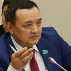 Депутат Тиникеев поинтересовался, когда глава минздрава была в аптеке