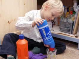 В ЮКО возросли случаи отравления бытовой химией среди детей