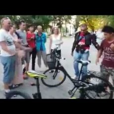 Члены велосообщества Шымкента подарили своему велобрату из Японии велосипед