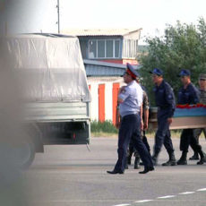 Тело военнослужащего, погибшего в Актобе, доставили в Шымкент