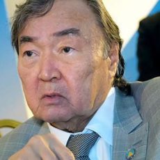 Олжас Сулейменов назвал события в Актобе и Шымкенте звеньями одной цепи