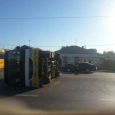 В Шымкенте в ДТП перевернулся пассажирский автобус