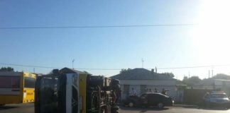 В Шымкенте в ДТП перевернулся пассажирский автобус
