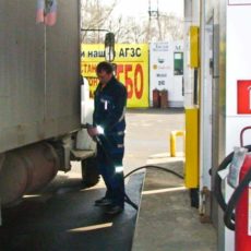 Водители Шымкента столкнулись с дефицитом топлива