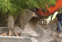 В Шымкенте снесли продуктовый магазин