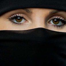 Шымкентцев предупредили о запрете на одежду, скрывающую лицо Закрытое лицо