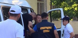 Шпекбаев сообщил подробности раскрытия регистрировавшей авто преступной группы в ЮКО Полицейские по делу РЭО