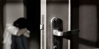 Пропавшую в Шымкенте девочку вернули домой родители ее знакомого