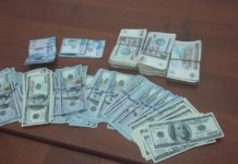 Казахстанца, «упакованного» валютой, задержали на границе с Узбекистаном